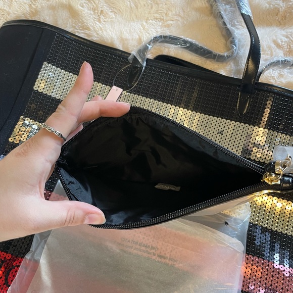 Victoria’s Secret Tote With Pouch - Picture 5 of 6